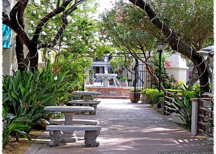 Hotel Homewood St. Philip's Plaza 3*