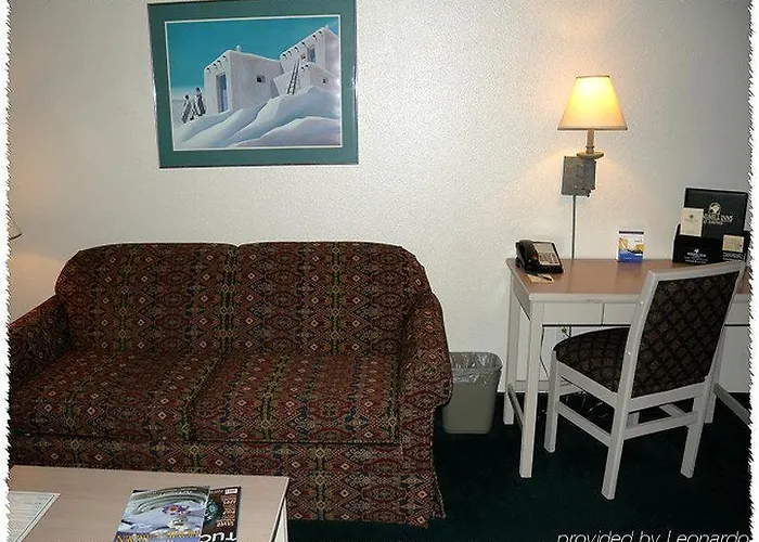 Hotel Homewood St. Philip's Plaza