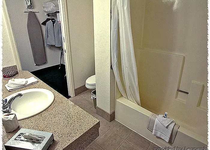 Homewood St. Philip's Plaza Hotel